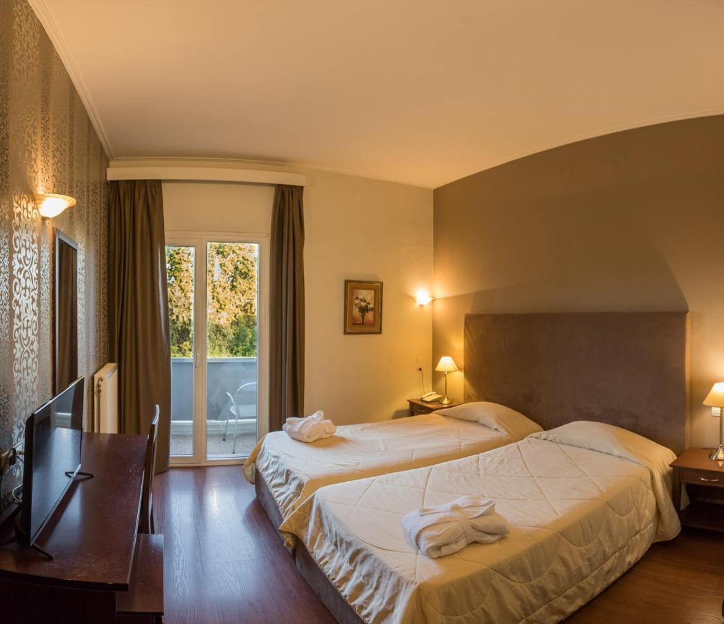 Achillion Hotel ตริกาลา ภายนอก รูปภาพ